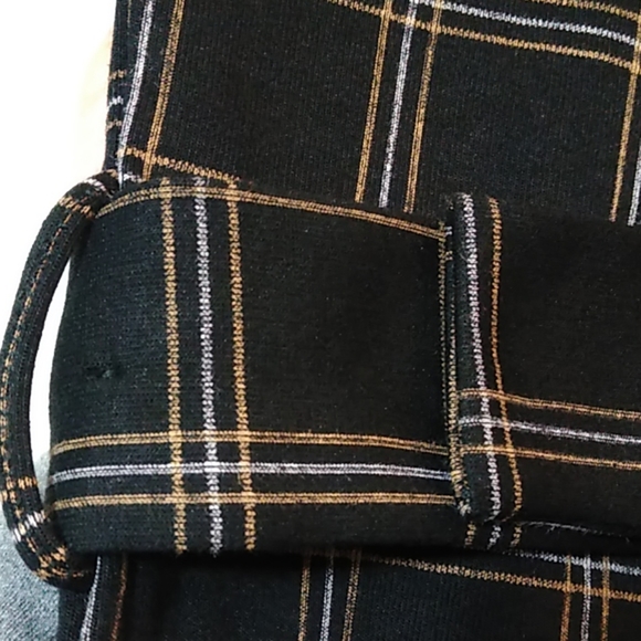 Gorgeous plaid top with belt and short sleeves - Picture 5 of 8